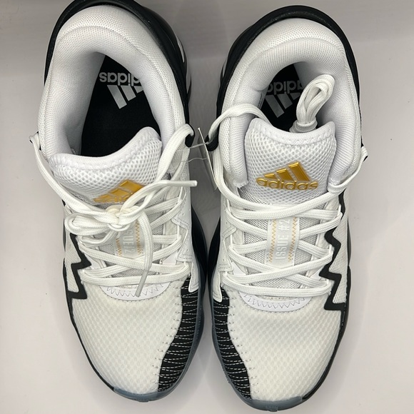 Adidas Basketball Shoes size 6.5 NIB - Picture 1 of 10